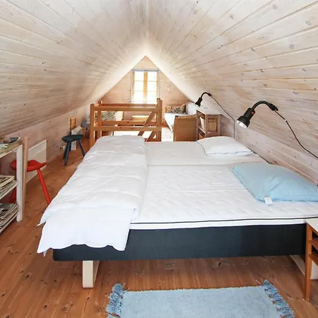 Amazing In Samso With 1 Bedroom 아파트 Ballen (Samso)
